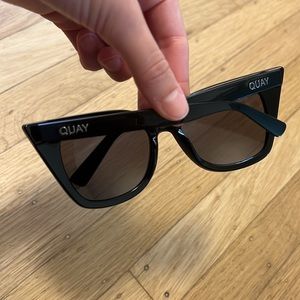 Quay sunglasses, black cat eye Harper
